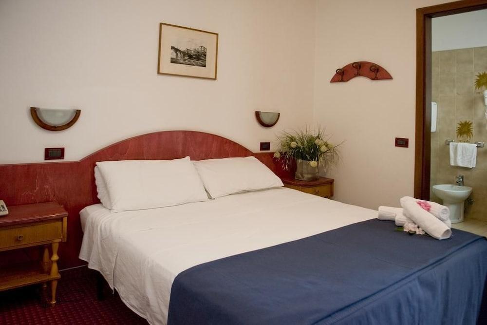 Hotel Friuli لينانو سابيادورو المظهر الخارجي الصورة